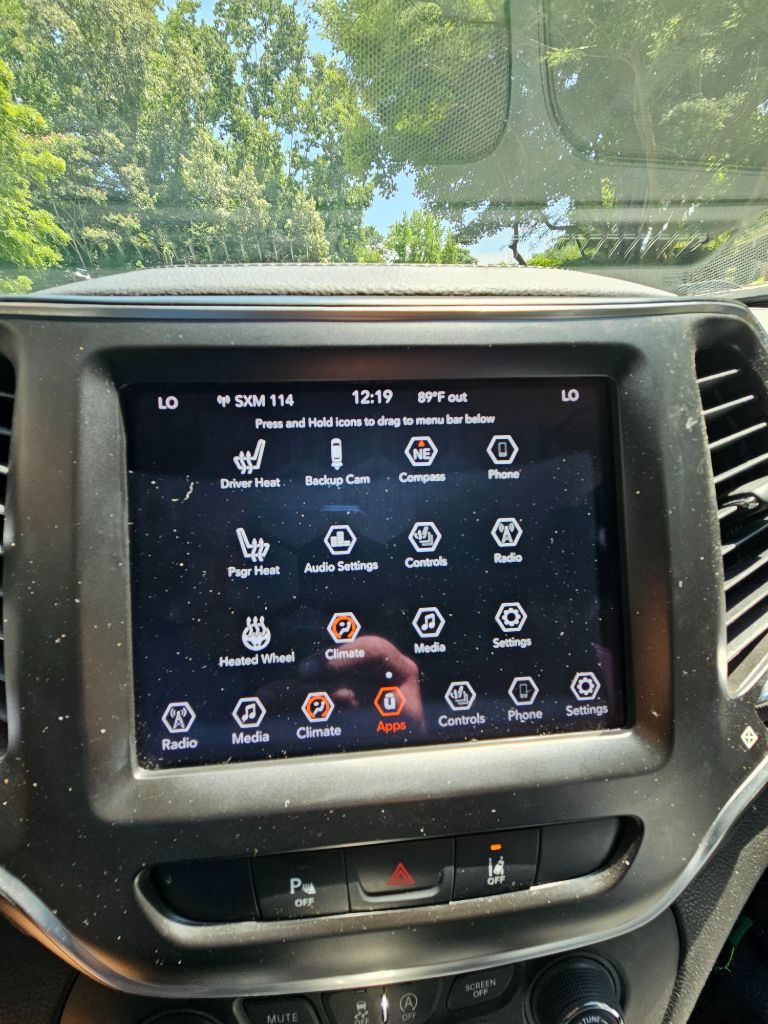 2021 Jeep Cherokee Latitude Lux - Photo 19