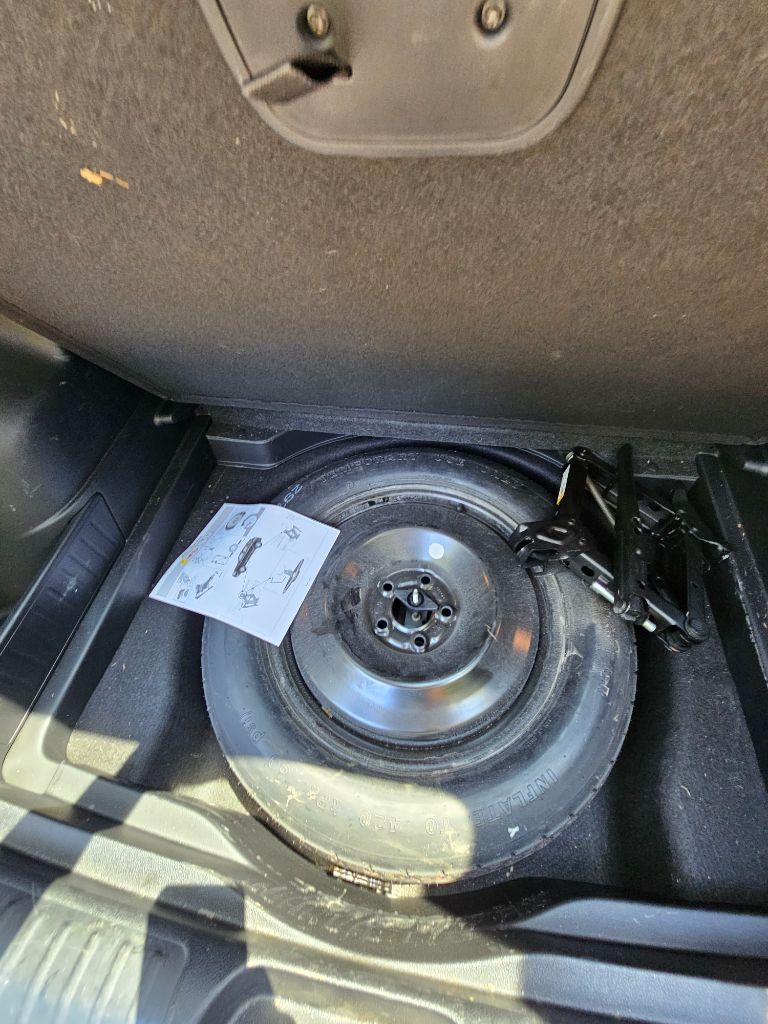 2021 Jeep Cherokee Latitude Lux - Photo 25