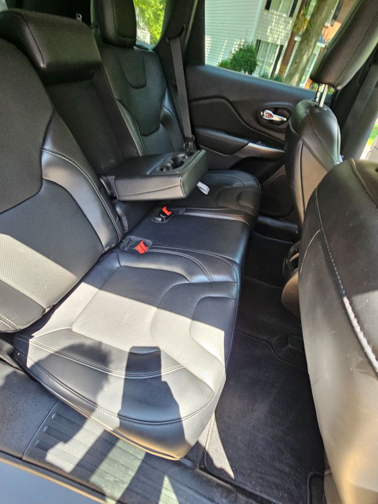 2021 Jeep Cherokee Latitude Lux - Photo 13