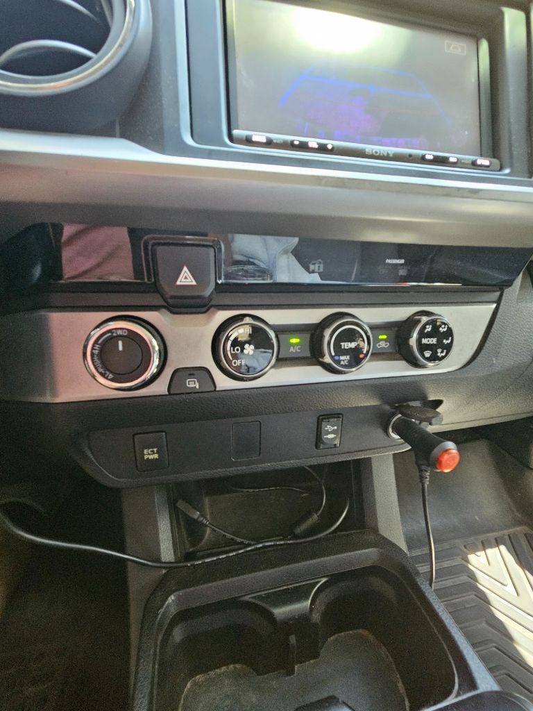 2016 Toyota Tacoma SR5 - Photo 16